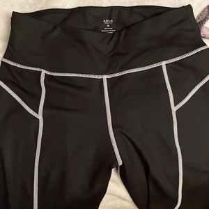 Aqua Athletic Black & White Legging Set Size M
